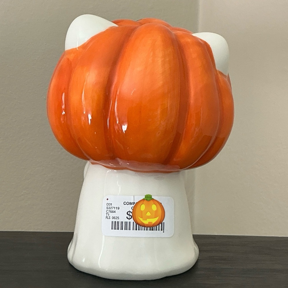 Halloween Hello Kitty holding Pumpkin Purse by Blue Sky ClayWorks / Sanrio - Picture 6 of 8